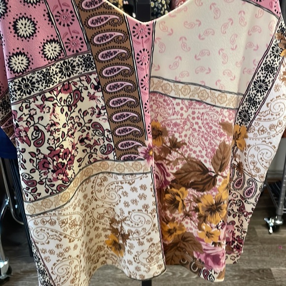 Maurices patch work tank - Picture 2 of 5